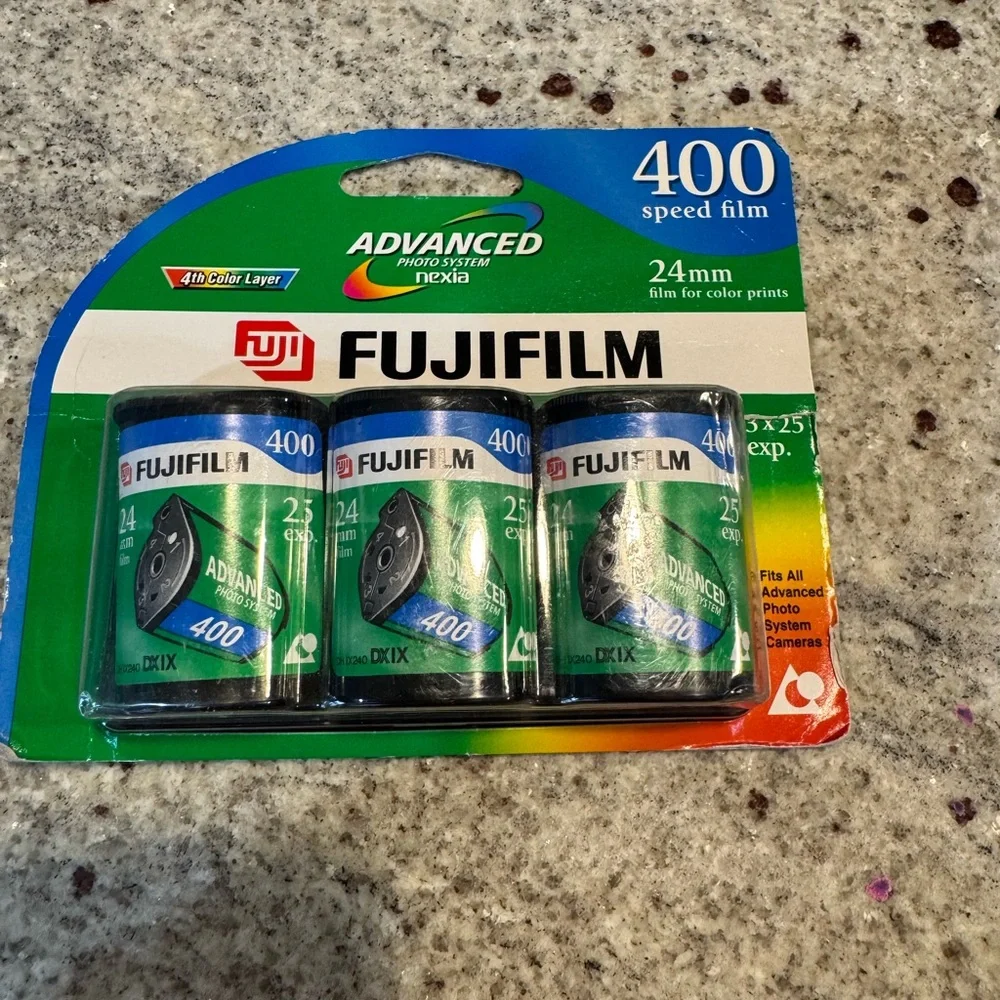 Canon ELPH LT 260 Silver Camera